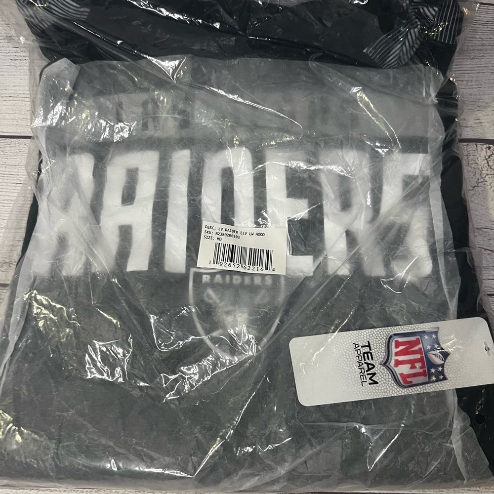 Zubaz NFL Mens Solid Elevated Lightweight Hoodie LAS VEGAS RAIDERS Mens Medium - Picture 3 of 3